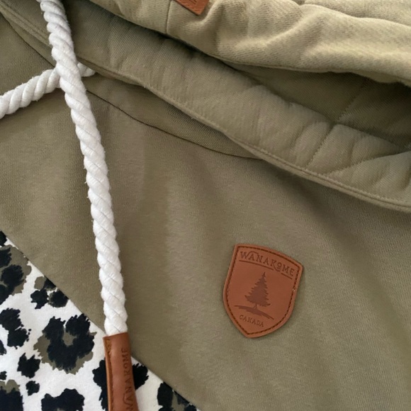 Excellent condition Wanakome hoodie! - Picture 3 of 4